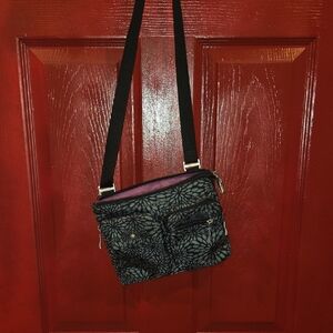 NWOT Baggallini Black and Gray Crossbody Bag with Elegant Design
